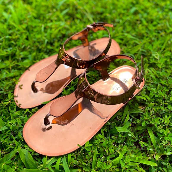 Copper metallic jelly sandals by Micheal Kors - Picture 1 of 4